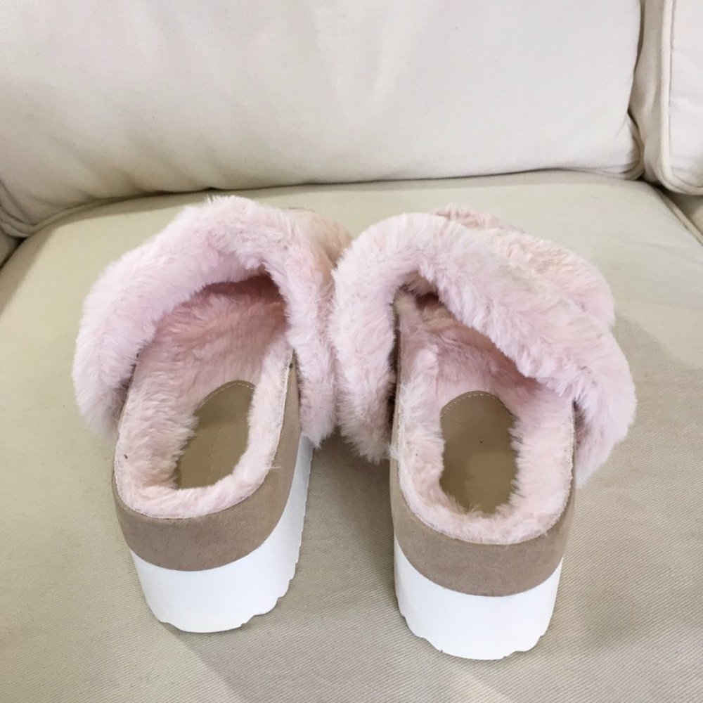 NWOT Madden Girl Pink Furree Slip-on Platform - Picture 3 of 6